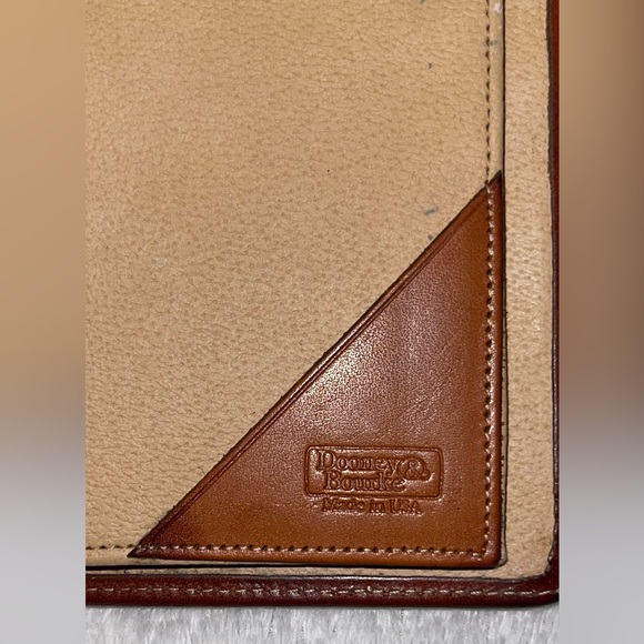 Vintage Dooney & Bourke Organizer (Pre-loved) - Picture 15 of 16